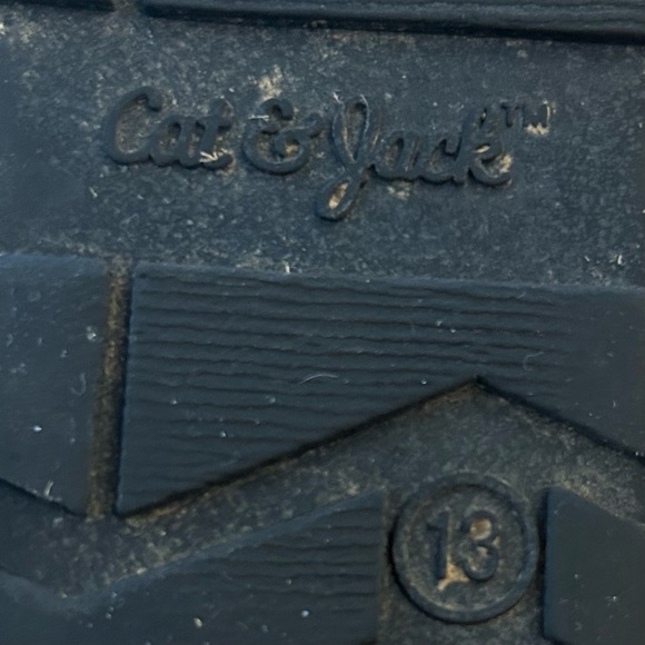 CAT & JACK Kids Black Fuzzy Boots - Picture 8 of 10